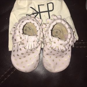 Freshly Picked Mocs Heirloom Blush sz 4